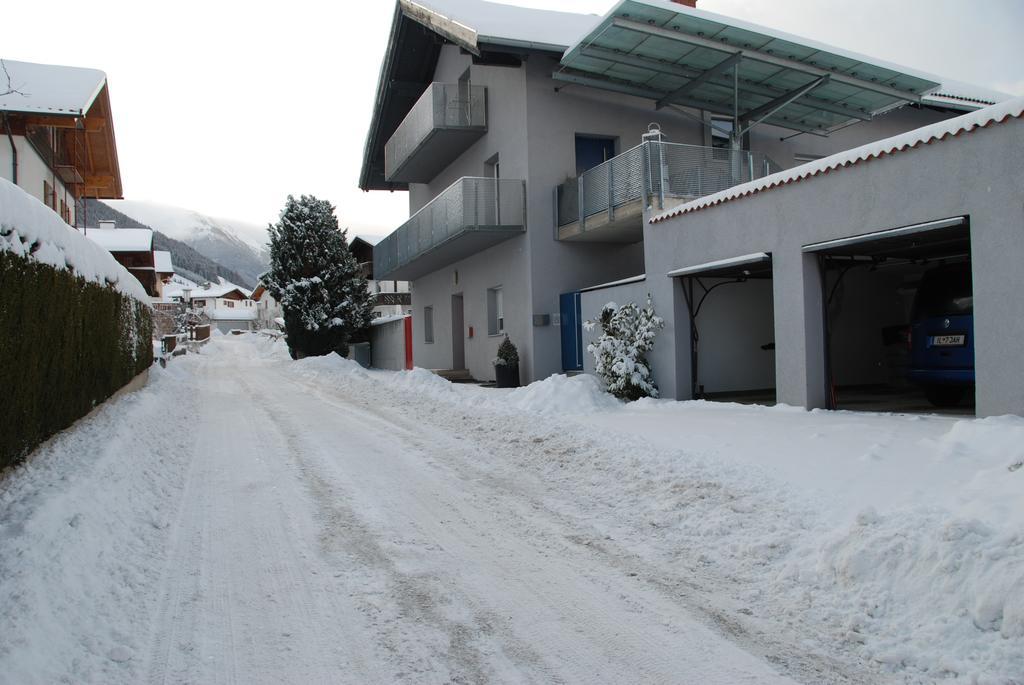 Gerda Wellness Apartment Grinzens エクステリア 写真